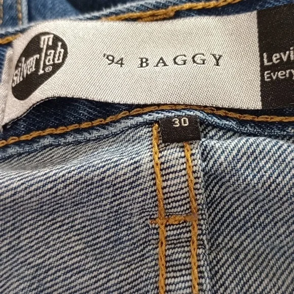 Y2K Baggy Levi's Silver Tab Jeans size 30